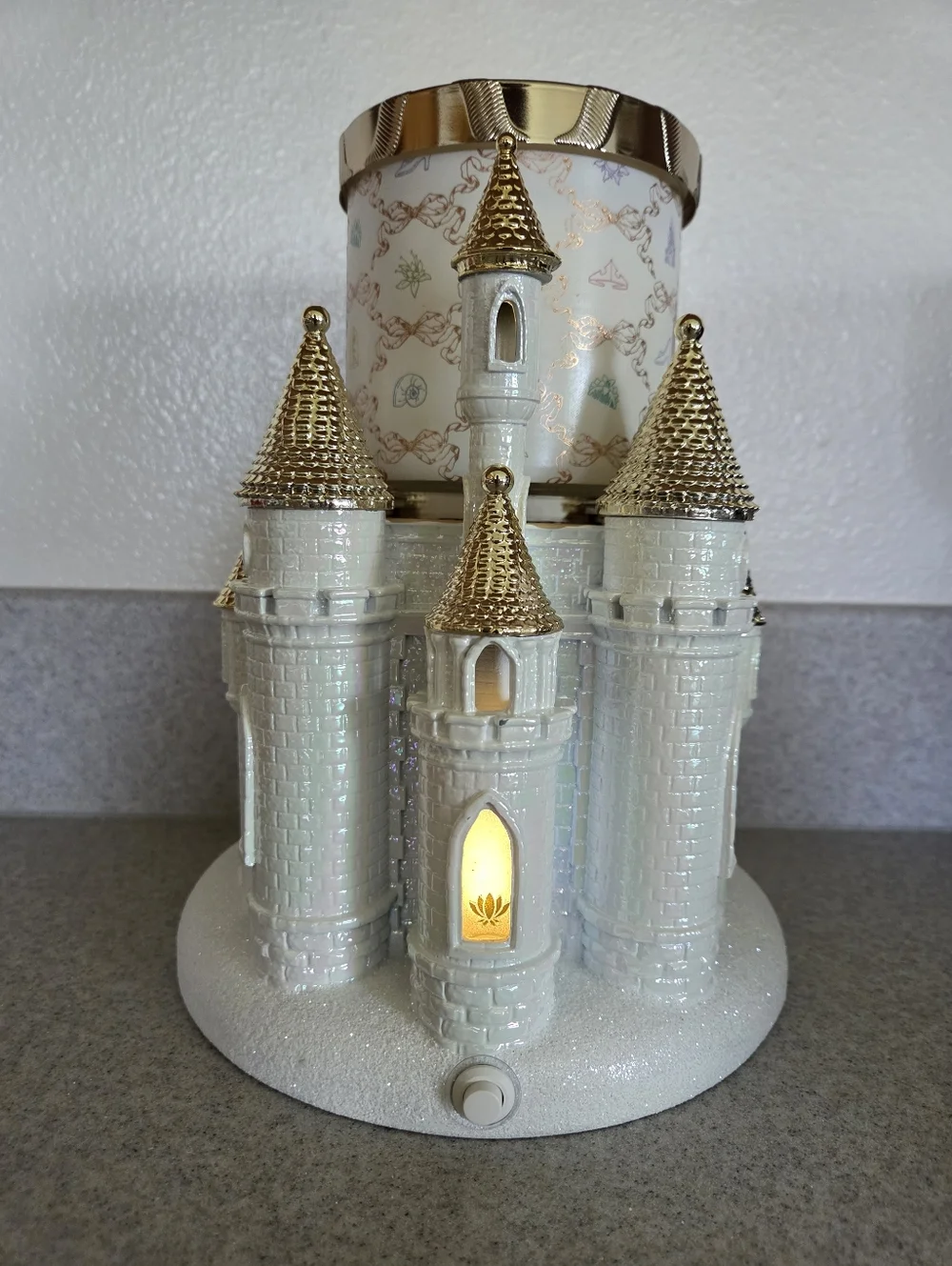 NEW Bath & Body Works DISNEY PRINCESS 2 COLLECTION Light-Up Castle 3-Wick Candle - Picture 8 of 16